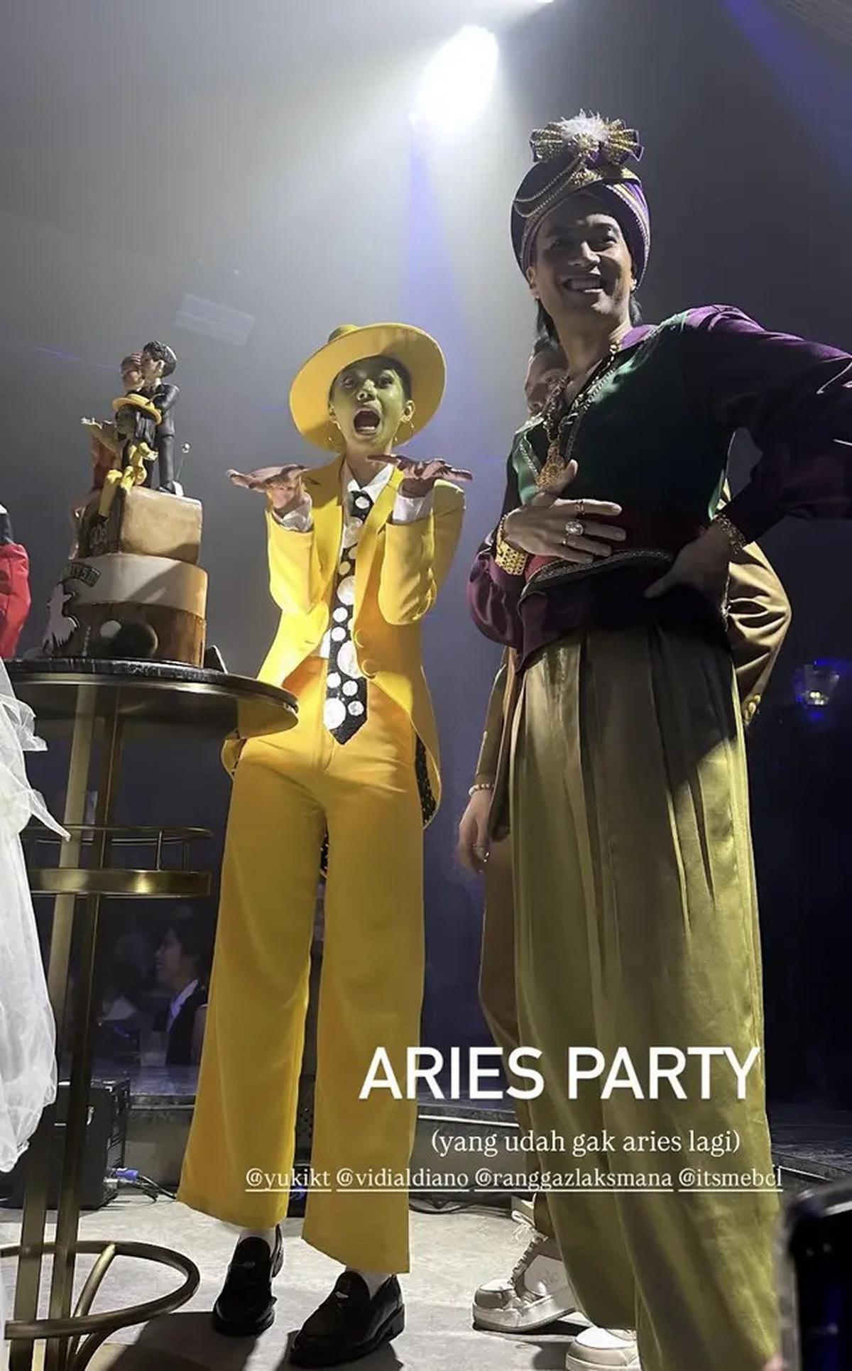 Gaya Totalitas Genk Aries Yuki Kato, Bunga Citra Lestari, Vidi Aldiano, dan Ranggaz Laksmana di Pesta Ulang Tahun Bertema TV Show 90an