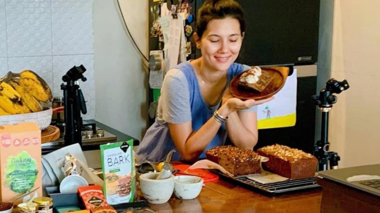 5 Potret Dapur di Rumah Eross Sheila On 7, Perabotan Sederhana Dimanfaatkan Istri yang Jago Masak & Buat Kue