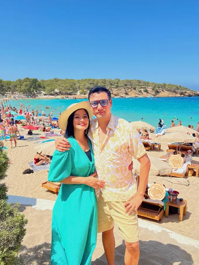 Titi Kamal bareng Christian Sugiono liburan (Instagram/titi_kamall)