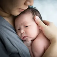 Manfaat kangaroo care./Copyright shutterstock.com