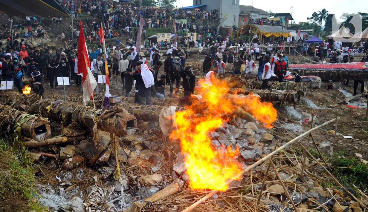 Pesta Rakyat Festival Kuluwung Bedug tahun ini digelar pada tanggal 3-4 Mei 2023. (merdeka.com/Arie Basuki)
