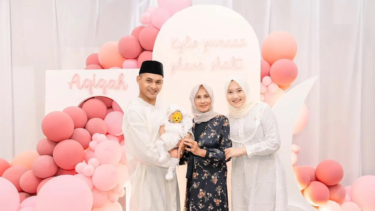7 Momen Akikah Putri Yeni Inka, Sebutkan Arti Nama Anaknya
