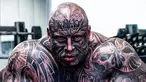 Jens Dalsgaard telah mentato penuh tubuhnya dan melakukan berbagai cara agar mirip tokoh kartun "The Beast" dalam cerita Beauty and The Beast. Pria asal Denmark ini setidaknya telah memiliki 40 tato yang menutupi wajahnya. (dailymail.co.uk)