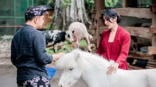 Keseruan Maudy Koesnadi di aviary. (credit:instagram.com/maudykoesnaedi)