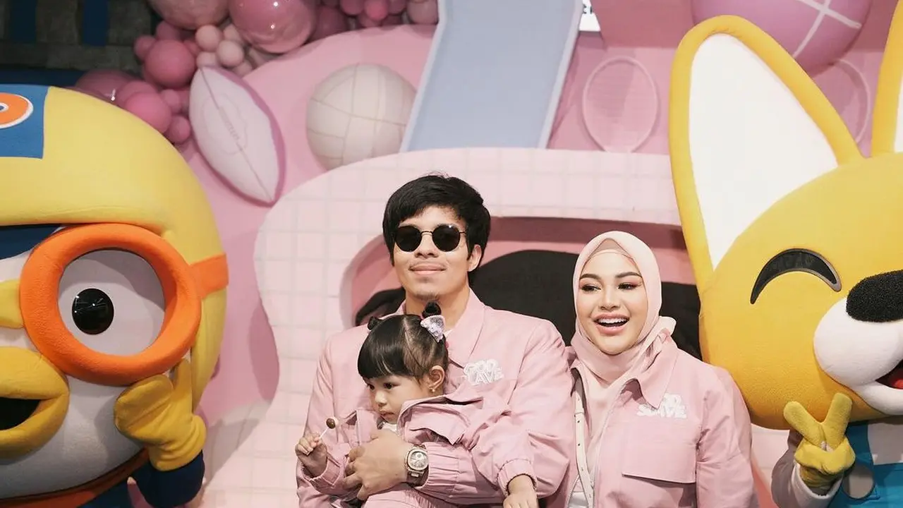 Potret Ameena, Aurel dan Atta Halilintar (Sumber: Instagram/@attahalilintar)