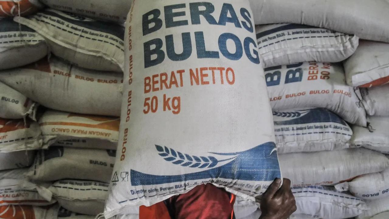 Selain itu, kenaikan harga beras SPHP tidak dipungkiri karena kurangnya ketersediaan beras yang disebabkan oleh El Nino.