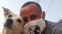Tukang pos di Brasil yang bersahabat dengan berbagai hewan peliharaan saat sedang bekerja (dok.Instagram/@carteiroamigodosanimais/https://www.instagram.com/p/CDhgojnB3_A/Komarudin)