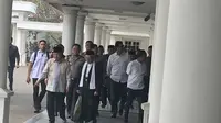 Wapres Jusuf Kalla dan Wakil Presiden terpilih Ma'ruf Amin di Istana Wapres, Jumat (4/10/2019). (Liputan6.com/Putu Merta Surya Putra)
