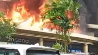 Kebakaran Mal Ciputra Cibubur, Damkar Gerak Cepat Padamkan Api