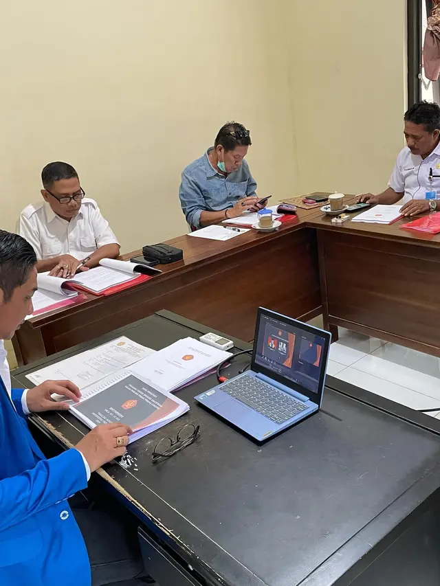 6 Potret Pasha Ungu Jalani Sidang Skripsi yang Sempat Tertunda 2 tahun