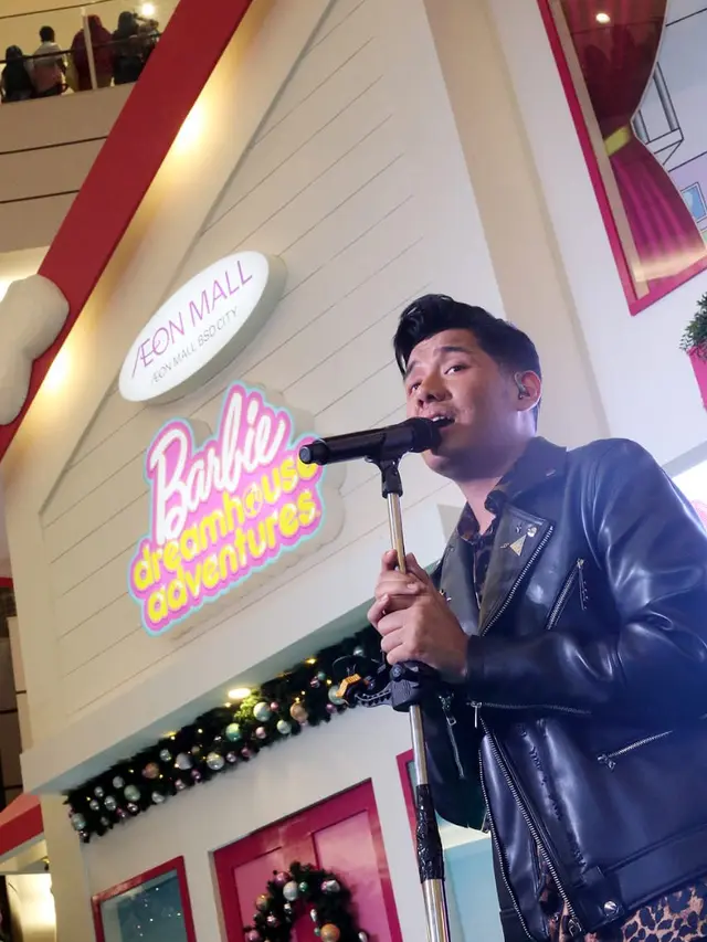az menyanyikan 10 lagu di acara bertajuk Super Night New Year Celebration (ist)