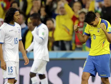 Timnas Ekuador berhasil menjaga harapan lolos ke fase 16 besar Piala Dunia 2014 usai membungkam Honduras 2-1 di Stadion Baixada, Curitiba, Brasil, (21/6/2014). (REUTERS/Henry Romero)