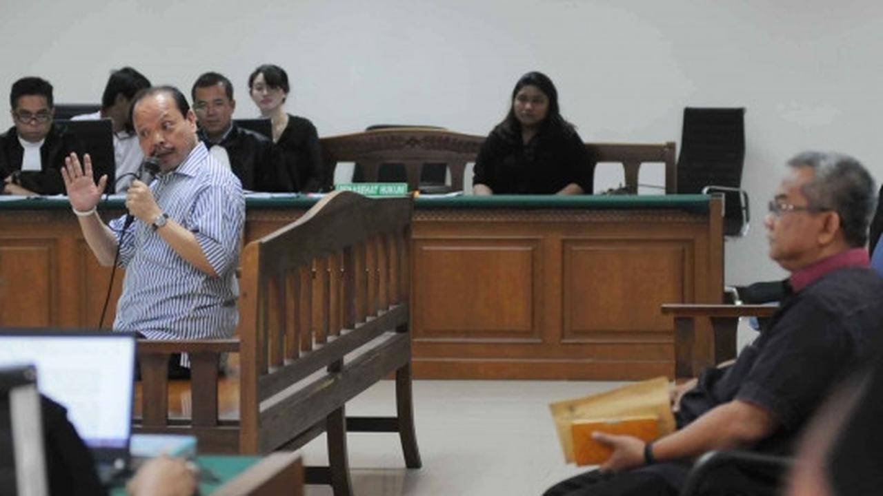 Ekspresi marah Sutan Bhatoegana saat bersaksi di sidang kasus ESDM