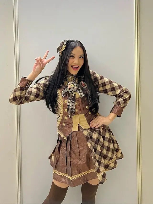 Cleopatra eks JKT48 bersama anak (Instagram/ratucleopatra20)