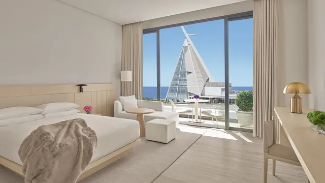 The Jeddah EDITION menawarkan fasilitas yang mewah, lengkap, dan nyaman