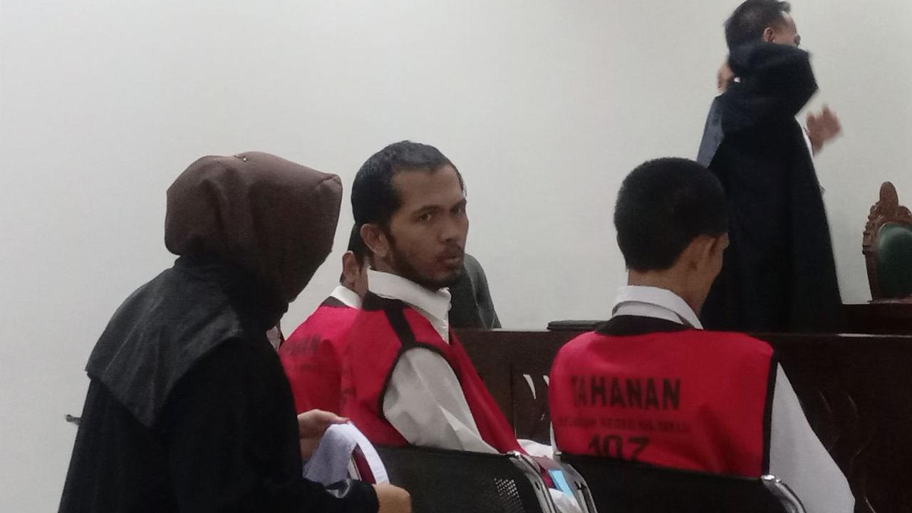 Berdasarkan hal itu, penasihat hukum berpendapat tuntutan Pasal 340 KUHP tentang pembunuhan berencana tidak memenuhi unsur.