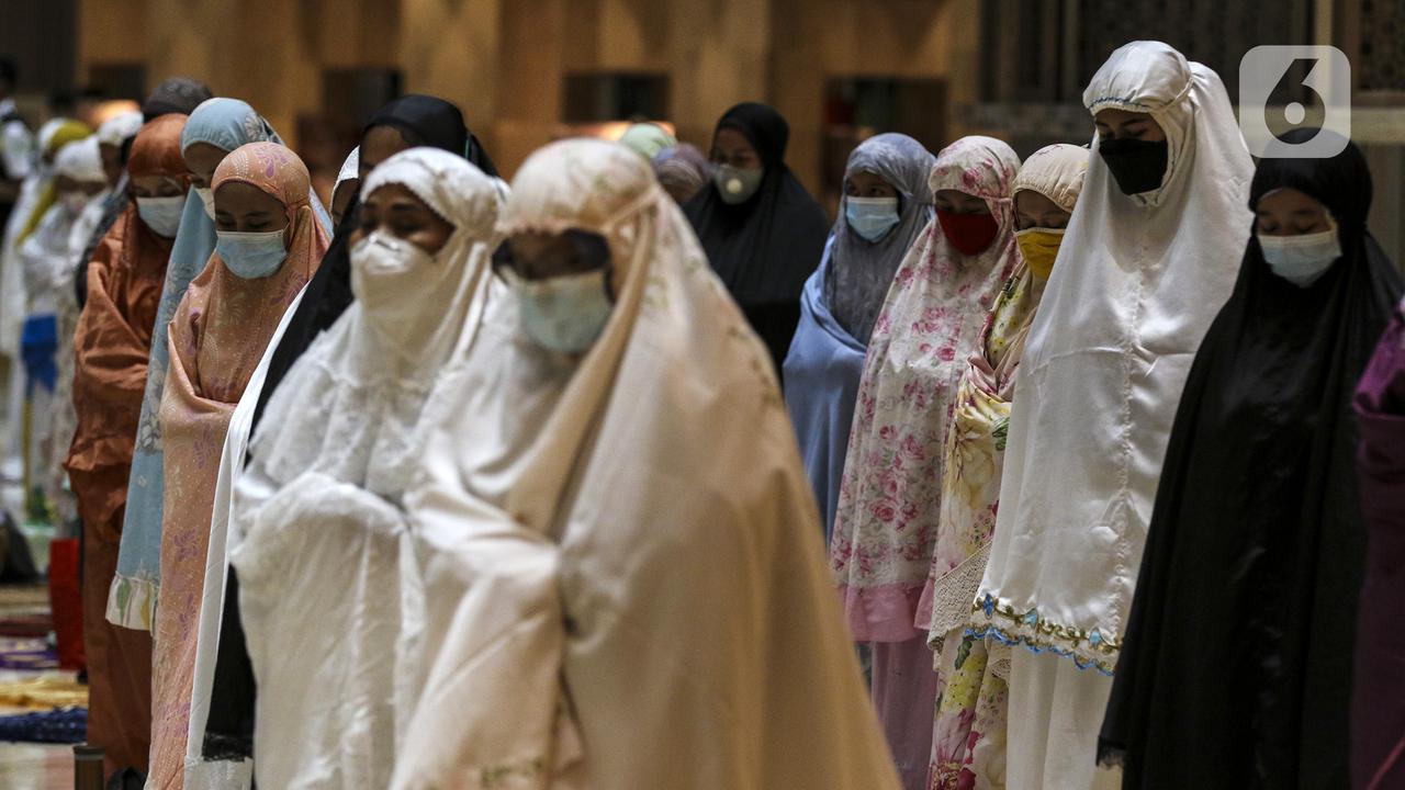 FOTO: Pelaksanaan Salat Tarawih Pertama di Masjid Istiqlal