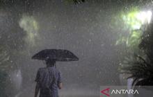BMKG: Monsun Asia Perkuat Potensi Hujan Lebat di NTB, Warga Diimbau Waspada