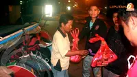 Ketika Komunitas Bola Berbagi Sembako