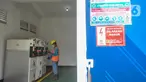 Petugas memeriksa kesiapan pasokan listrik di gardu Sirkuit Formula E, Ancol, Jakarta Utara, Kamis (12/5/2022). Menjelang ajang balap Formula E, PLN menyiapkan empat lapis pasokan listrik tetap andal di lokasi sirkuit termasuk dengan menggunakan UPS yang menjamin listrik tanpa kedip dan ramah lingkungan. (merdeka.com/Iqbal S. Nugroho)