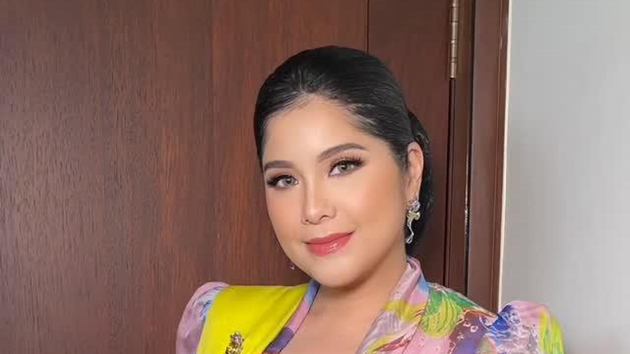 6 Potret Terbaru Annisa Pohan dengan Busana Longgar, Elegan dan Penuh Wibawa