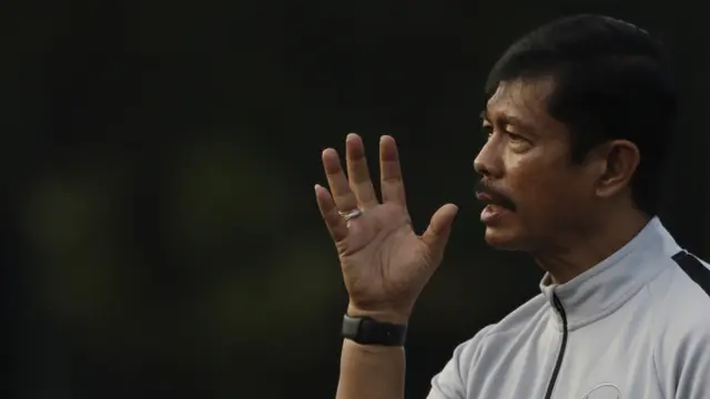 Pelatih Timnas Indonesia U-22, Indra Sjafri. (Bola.com/Vitalis Yogi Trisna)