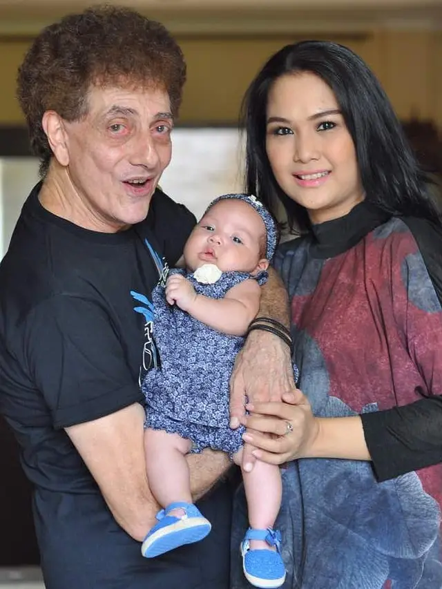 [Fimela] Ahmad Albar dan Dewi Sri Astuti