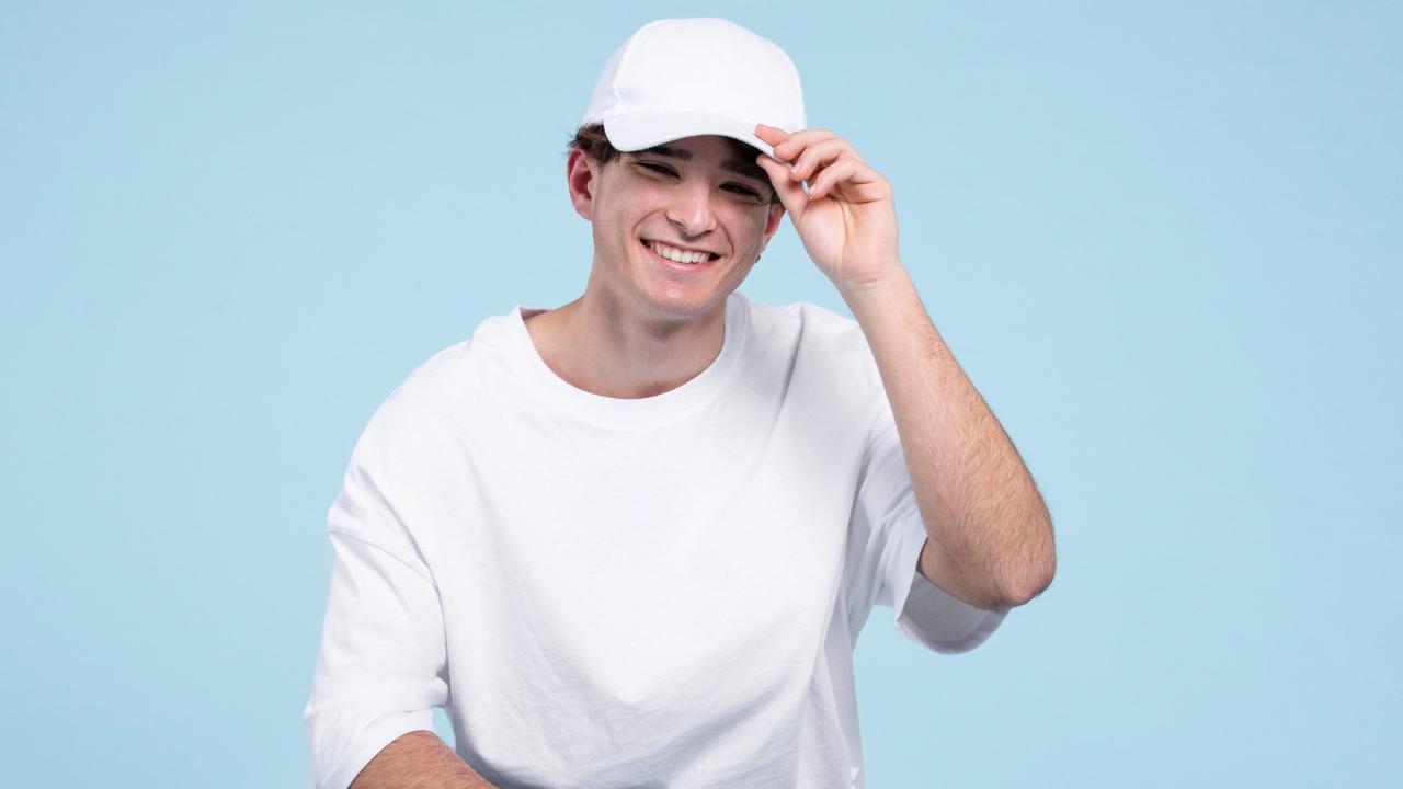 Cara Mencuci Topi Putih yang Tepat agar Tidak Luntur dan Tetap Awet, Baik dengan Tangan maupun Mesin Cuci
