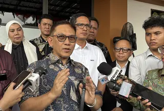 Tim kuasa hukum mantan Jaksa Agung Muda Tindak Pidana Khusus (Jampidsus) Kejaksaan Agung (Kejagung) Febrie Adriansyah menyoroti penetapan tersangka dan penahanan terhadap kliennya. (Liputan6.com/Ady Anugrahadi)
