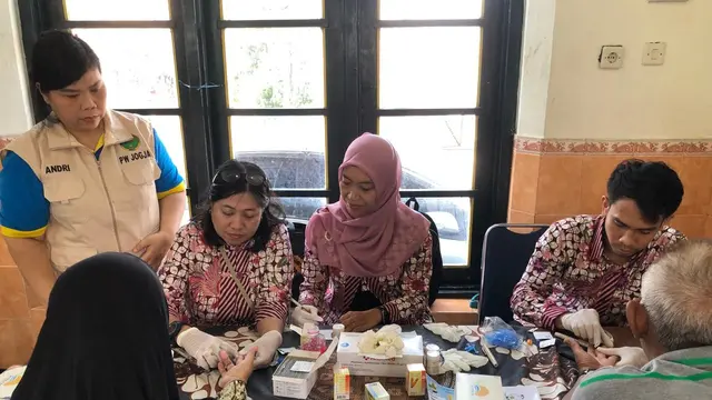 STIKES Wira Husada dan HPUI Gelar Edukasi Gagal Ginjal di Padukuhan Tegalan