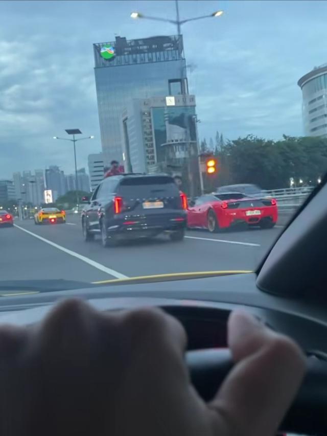 Mobil Mewah Kevin Aprilio