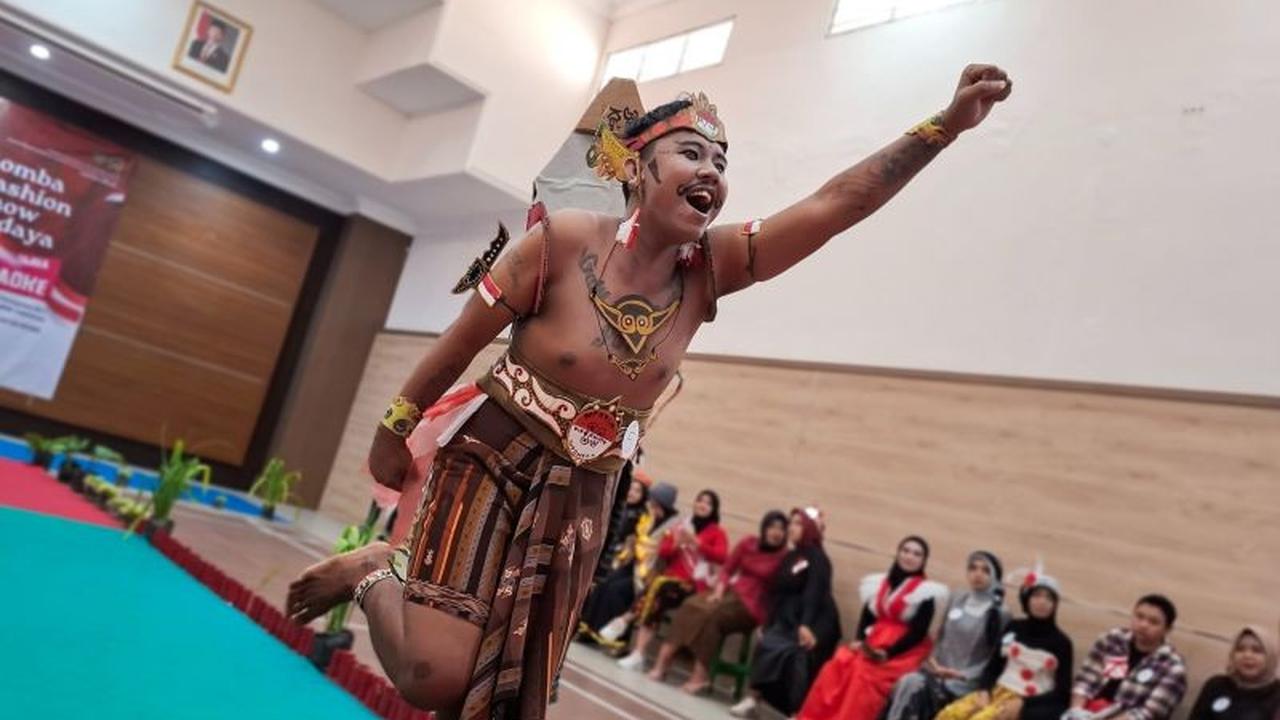 Trivia: Kostum dari Kardus! Lapas Kediri Fasilitasi Adu Kreativitas WBP Peringati HUT RI