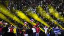Para penari tampil dalam upacara pembukaan menjelang pertandingan sepak bola Grup A Piala Dunia Qatar 2022 antara Qatar dan Ekuador di Stadion Al-Bayt di Al Khor, utara Doha (20/11/2022). Acara dimulai pada pukul 21.40 WIB dengan berlangsung megah dan meriah.(AP Photo/Natacha Pisarenko)