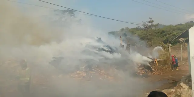 Penampungan Limbah Kayu Terbakar, Pemadam Kesulitan