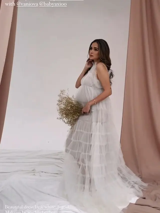 6 Potret Maternity Shoot Yasmine Wildblood, Bak di Negeri Dongeng