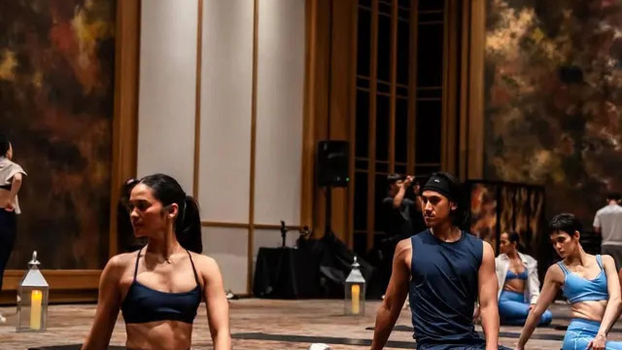 Potret Tubuh Kekar Hana Malasan Berbalut Athleisure Saat Yoga Bareng Kekasih