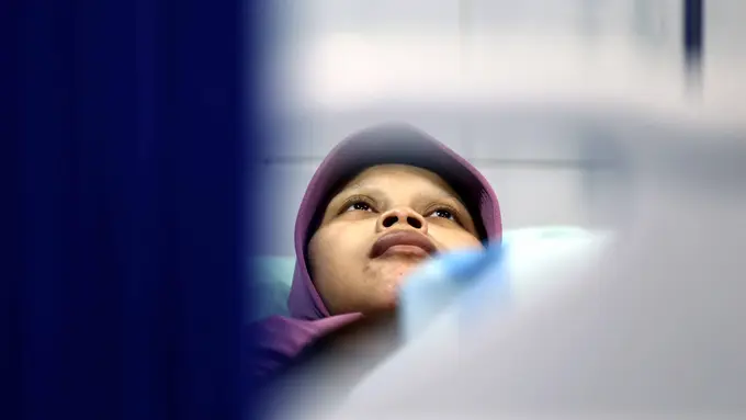 Belum Ada Obat yang Bisa Sembuhkan Sulami Si Manusia Kayu