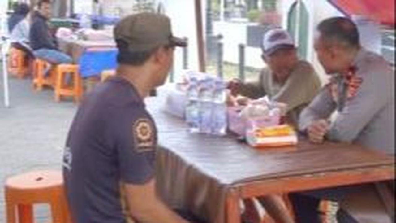 Sarapan Bersama Tukang Becak