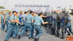 Citizen6, Jakarta: Denmako Kolinlamil melaksanakan latihan penindakan huru-hara di Lapangan Apel Mako Kolinlamil, Tanjung Priok, Jakarta, Kamis (13/9). (Pengirim: Dispenkolinlamil). 