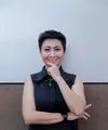 Presenter dan penyiar radio, Indy Barends kangen dengan dunia akting. Ia berharap ada produser yang menawarinya kembali untuk kembali bermain dalam film. (Adrian Putra/Bintang.com)