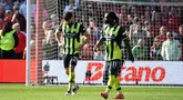 Manchester City harus menelan pil pahit kala bertandang ke markas Nottingham Forest dalam laga pekan ke-28 Premier League 2024/2025 di City Ground, Sabtu (8/3/2025) malam WIB. (AP Photo/Rui Vieira)