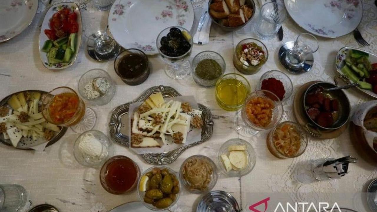 Menjelajahi Nilai Sentimental Sarapan Tradisional Turki di Balat, Istanbul