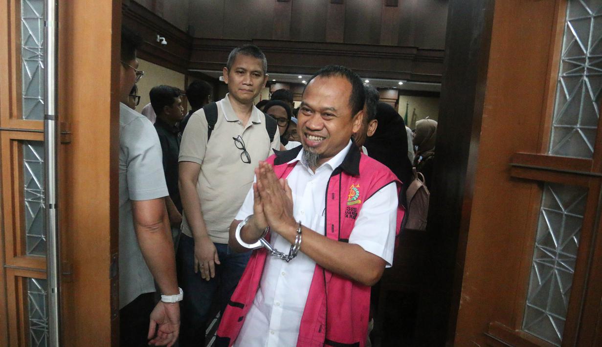 Kelima terdakwa juga diketahui pernah menempati sejumlah posisi strategis, baik di lingkungan Pertamina maupun pihak swasta yang terkait dengan tata kelola minyak mentah dan perdagangan produk energi. Tampak dalam foto, terdakwa kasus dugaan korupsi tata kelola minyak mentah dan produk kilang pada PT Pertamina Subholding dan Kontraktor Kontrak Kerja Sama (KKKS) tahun 2018-2023, Arief Sukmara, usai menjalani sidang tuntutan di Pengadilan Tindak Pidana Korupsi (Tipikor), Jakarta, Rabu (22/4/2026). (merdeka.com/Arie Basuki)