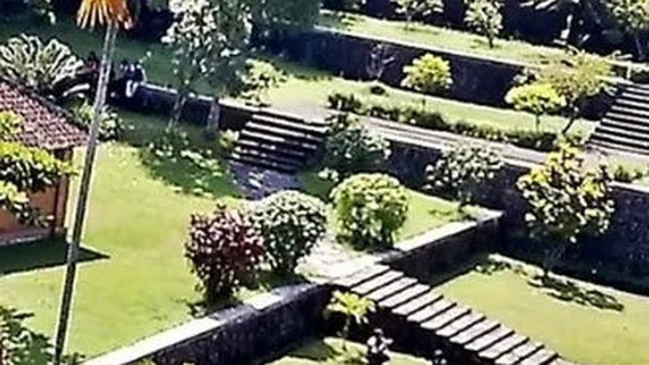 10. Taman Narmada
