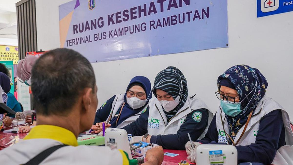 Gratis! Ada Layanan Pemeriksaan Kesehatan untuk Sopir dan Pemudik di Terminal Kampung Rambutan