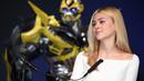 Nicola Peltz memberikan keterangan pers saat mempromosikan film terbarunya "Transformers: Age of Extinction" di Tokyo pada (29/6/2014). Nicola Peltz merupakan pemeran Tessa Yeager dalam film Transformers: Age of Extinction. (AFP PHOTO/Toru Yamanaka)