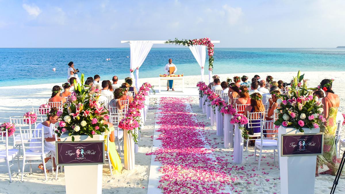 8 Inspirasi untuk Ide Resepsi Pernikahan yang Tak Biasa dan Penuh Kesan