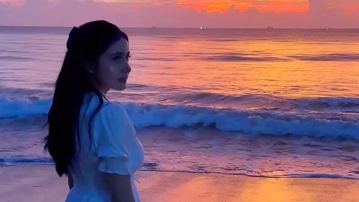 Bulan Sutena 2 Hari Syuting Video Klip Susah Abang di Pantai, Hasil Memuaskan Meski Kulit Terbakar