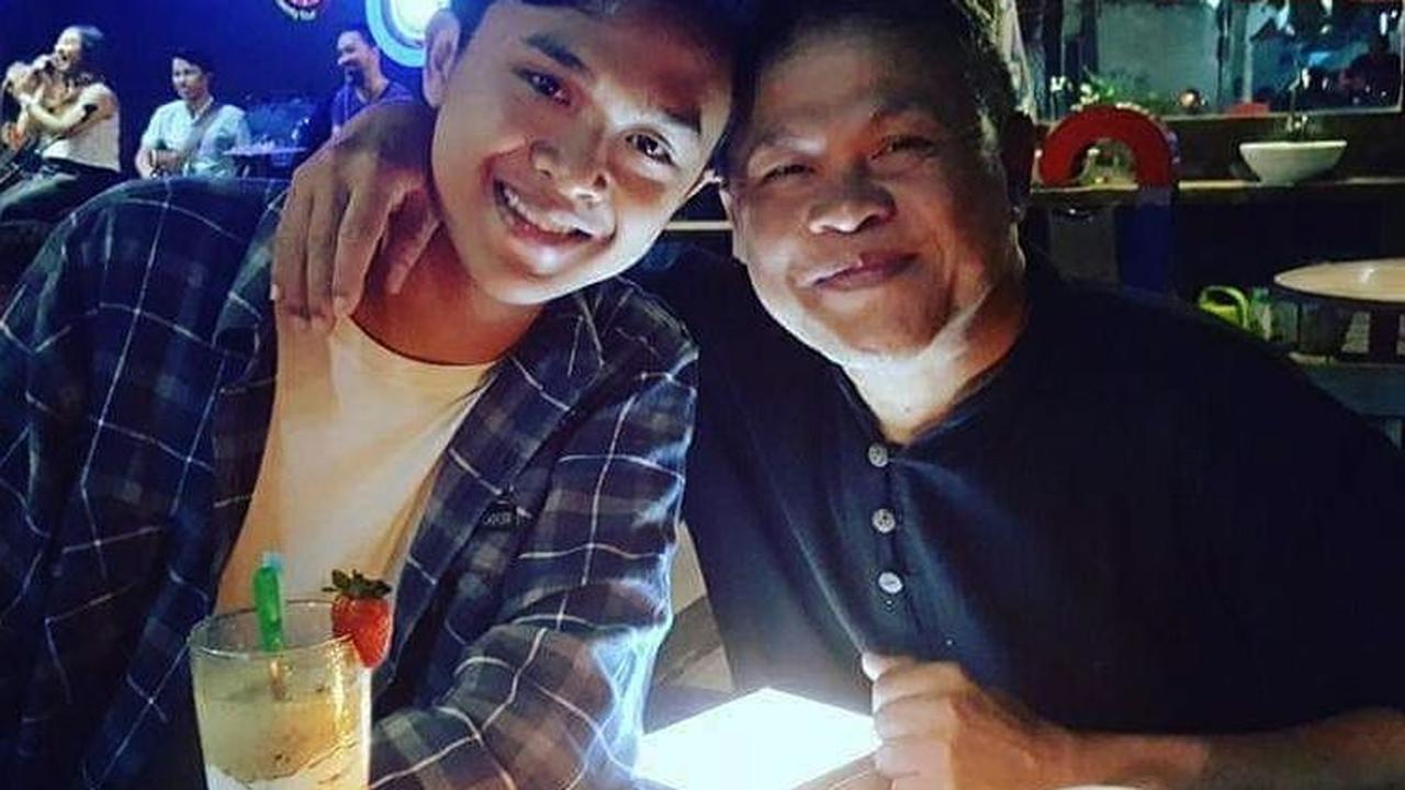 Bangkit merupakan anak dari salah satu komedian senior tanah air bernama Kirun. Uniknya, meski hubungan asmaranya dengan Bella kandas, ayah Bangkit tetap jadi wali nikah Denny Caknan dan Bella.