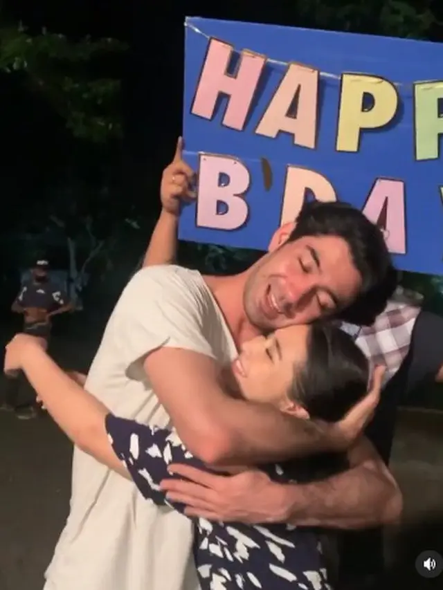 7 Momen Perayaan Ultah Prilly Latuconsina ke-25, Dapat Kejutan Billboard Raksasa